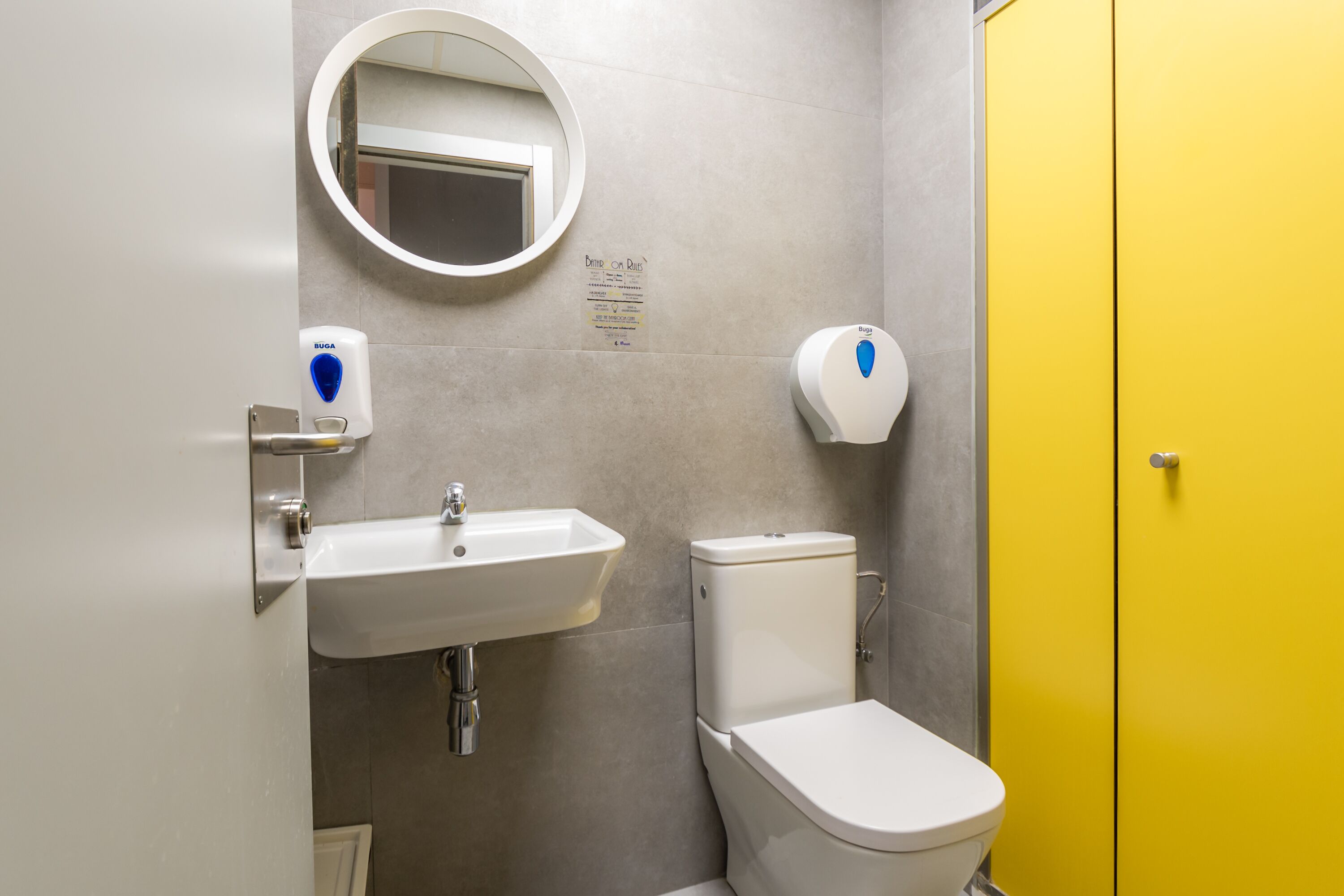 Photo - Sun & Moon Hostel