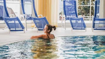 Indoor pool, pool loungers