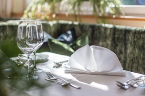 Ze serveren er lunch en diner 