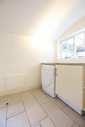 Family Apartment, 2 Bedrooms, Non Smoking, Kitchen | 2 bedrooms, laptop workspace, iron/ironing board, free WiFi