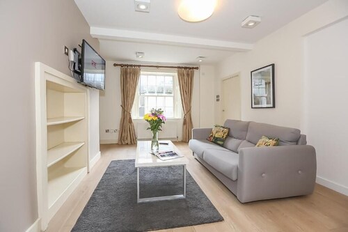 St. Stephen's Green Apartments