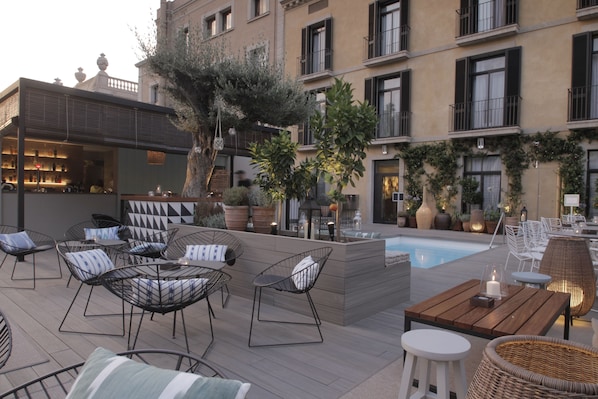 Seasonal outdoor pool