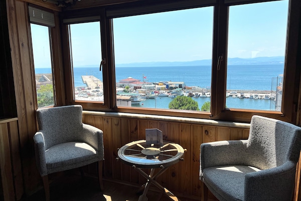 Elite Double Room, Sea View | Desk, iron/ironing board, free WiFi, bed sheets