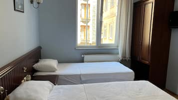 Classic Twin Room | Desk, iron/ironing board, free WiFi, bed sheets