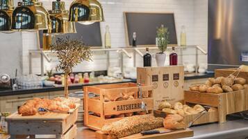 Café da manhã com buffet todos os dias mediante uma taxa