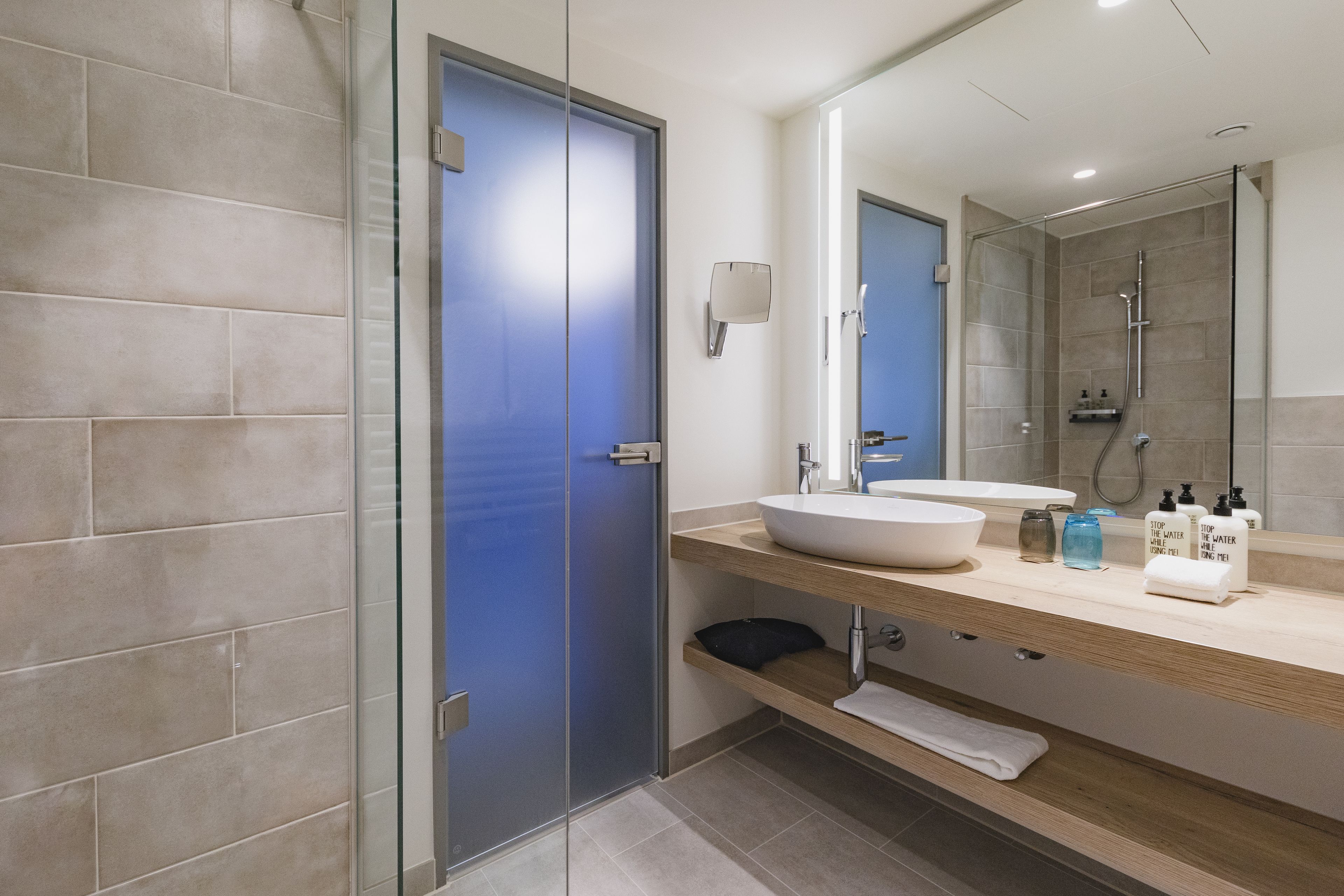 deep-soaking bathtub