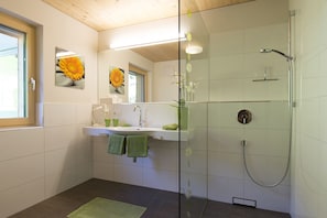 Apartment, 2 Bedrooms | Bathroom
