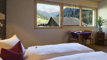 Apartment, 2 Bedrooms | 2 bedrooms, in-room safe, desk, soundproofing