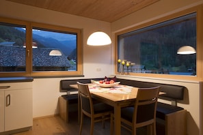 Apartment, 2 Bedrooms | In-room dining