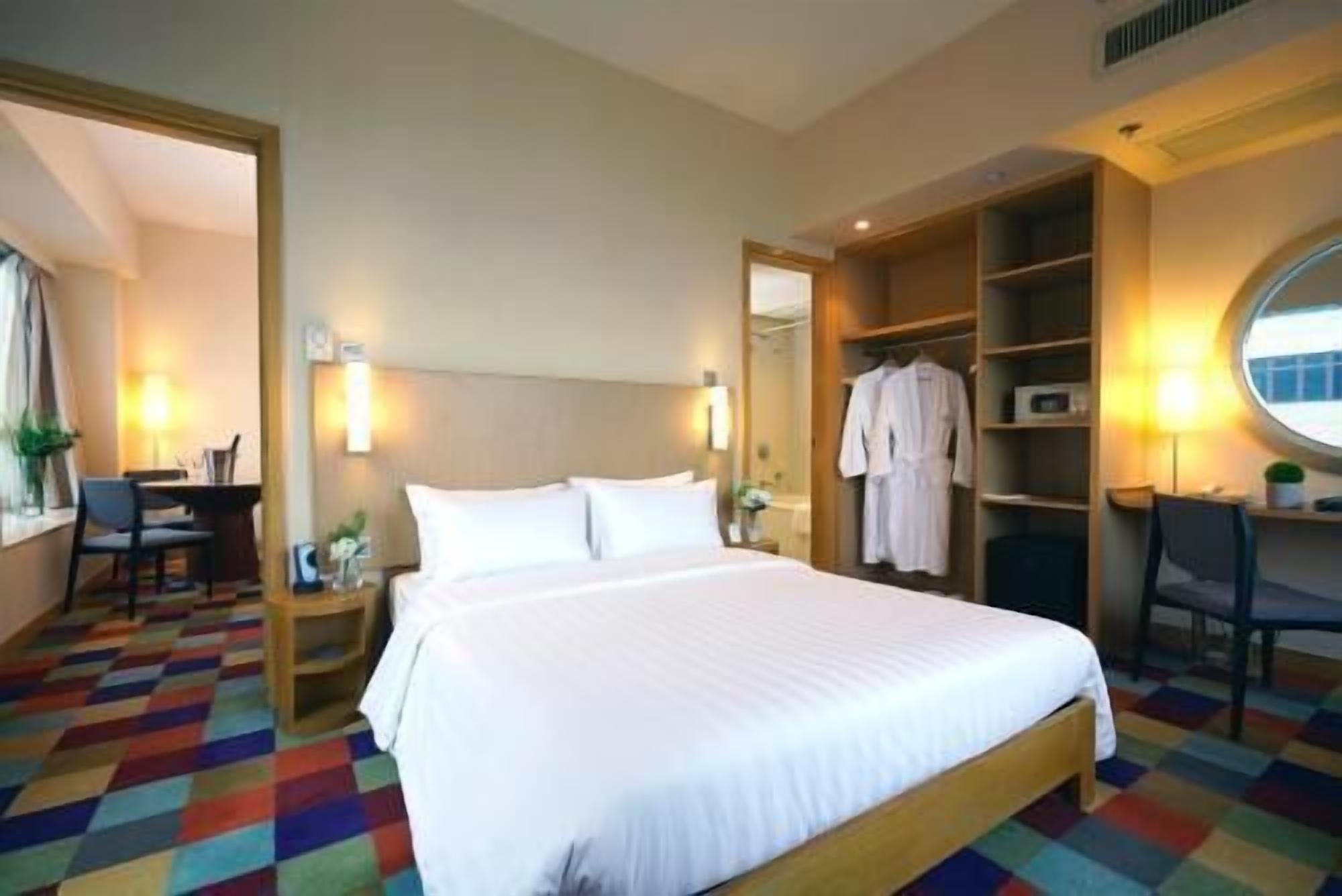 Minibar, in-room safe, desk, blackout drapes