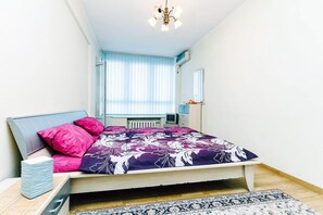 Apartment, 1 Bedroom | 1 bedroom, desk, iron/ironing board, free WiFi