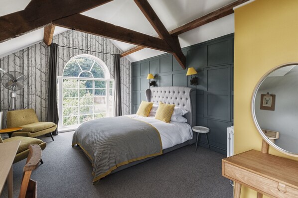 Doppelzimmer, 1 King-Bett | Individuell dekoriert, Bügeleisen/Bügelbrett, kostenloses WLAN