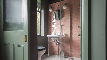 Double Room, 1 Double Bed | Bathroom | Shower, free toiletries, hair dryer, towels