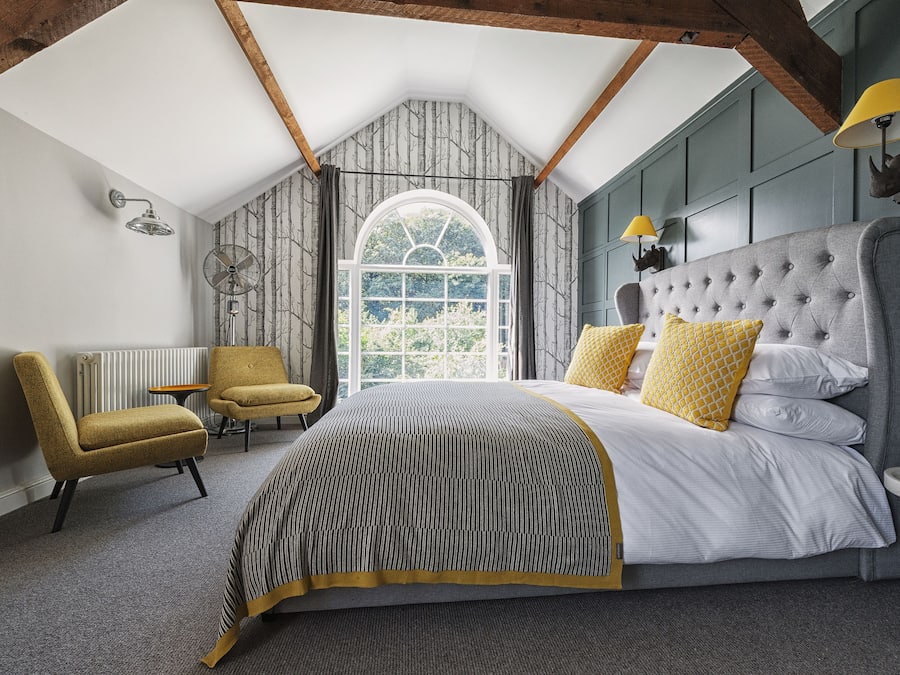 Individually decorated, iron/ironing board, free WiFi, bed sheets