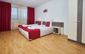 Apartment, 2 Schlafzimmer | Schreibtisch, WLAN, Bettwäsche