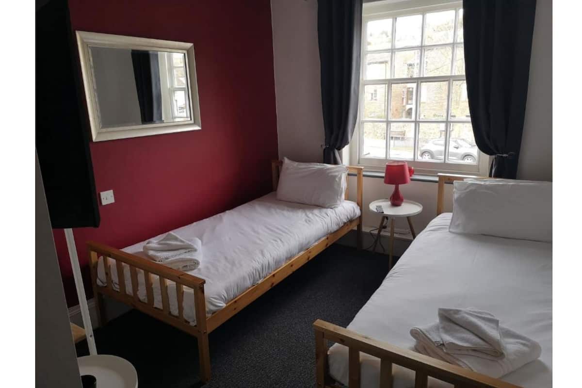 Twin Room | Individually decorated, desk, iron/ironing board, free WiFi