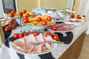 Ilmainen päivittäinen buffetaamiainen 