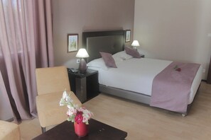 Suite | Individually decorated, individually furnished, desk, iron/ironing board - Hotel Verdi (El Jadida)