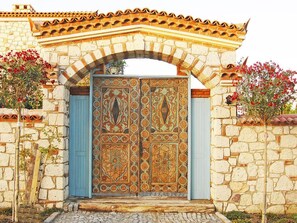 Front of property - Igdeli Han Hotel (Cesme)