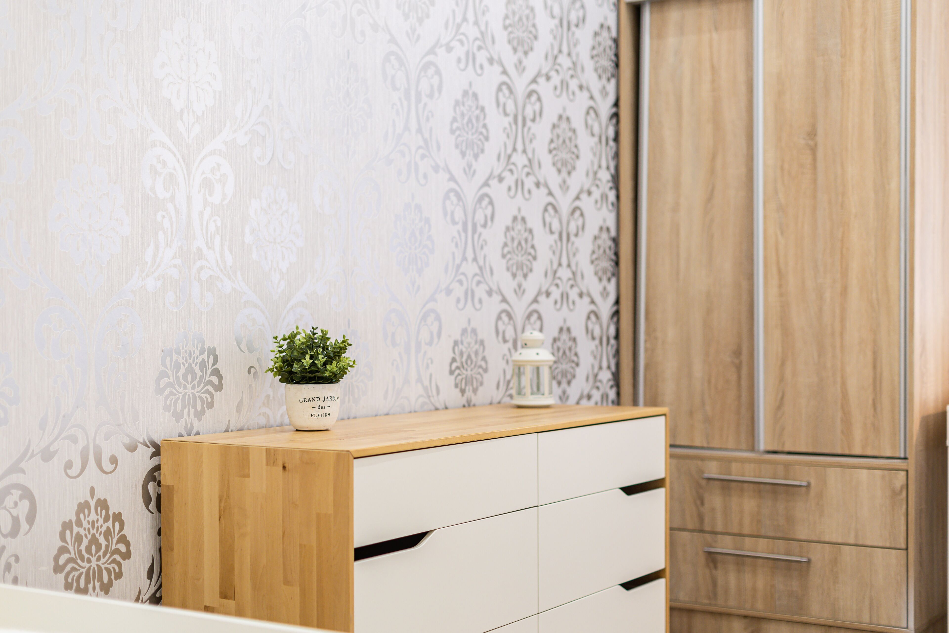 Luxury Apartment | Desk, free cribs/infant beds, travel crib, free WiFi