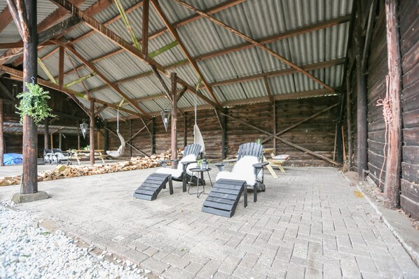 Design Studio Suite, 1 King Bed, Garden View, Ground Floor | Porch