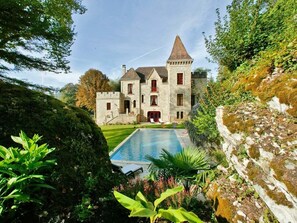Outdoor pool - Manoir de la Malartrie (Vezac)