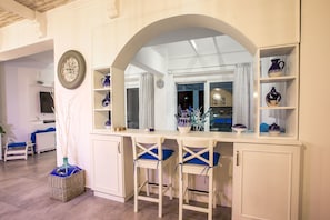 Fridge, microwave, oven, stovetop - White Passion Villa (Rhodes)