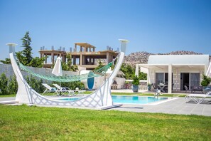 Outdoor pool - White Passion Villa (Rhodes)