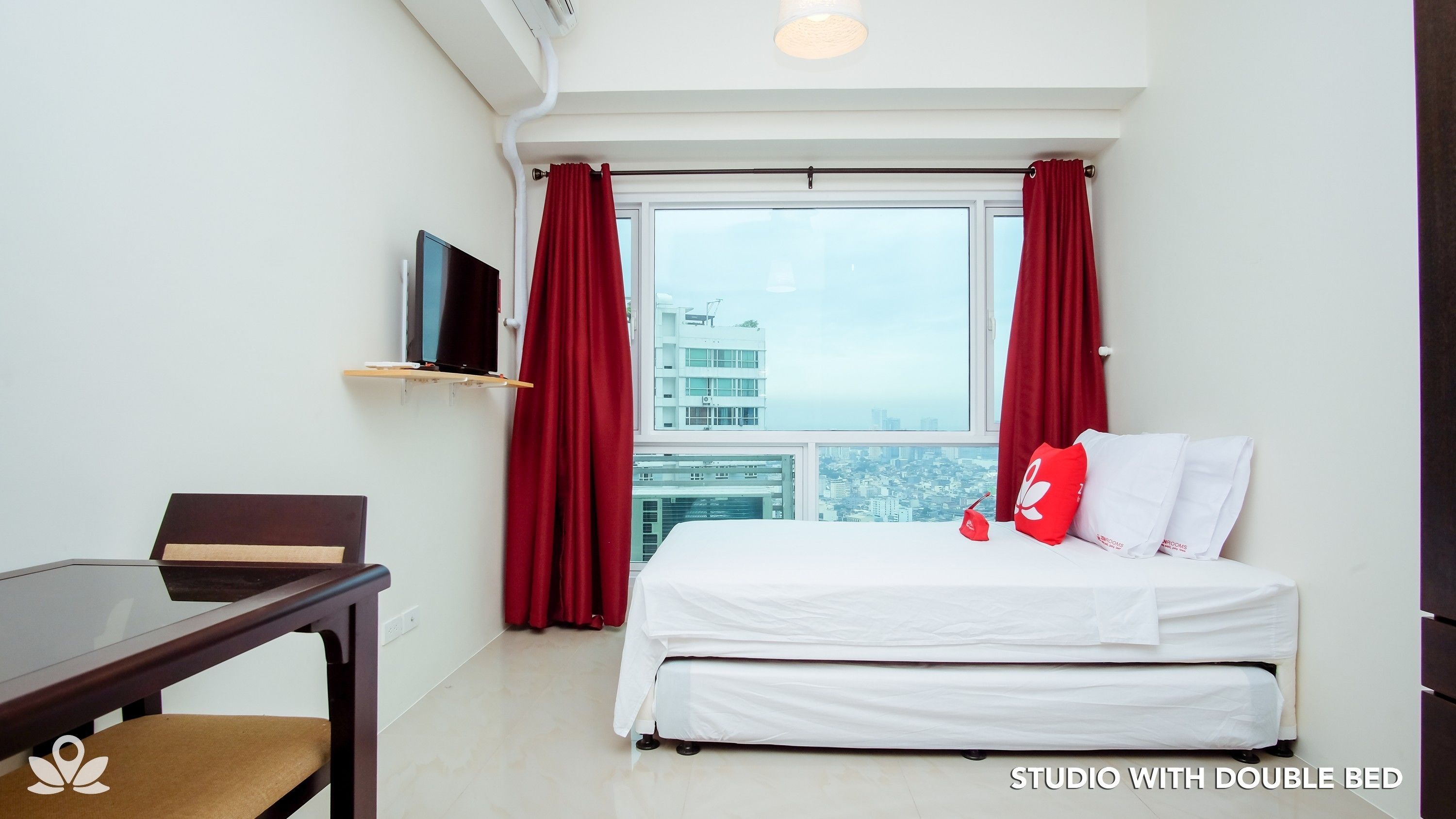 Free WiFi, bed sheets