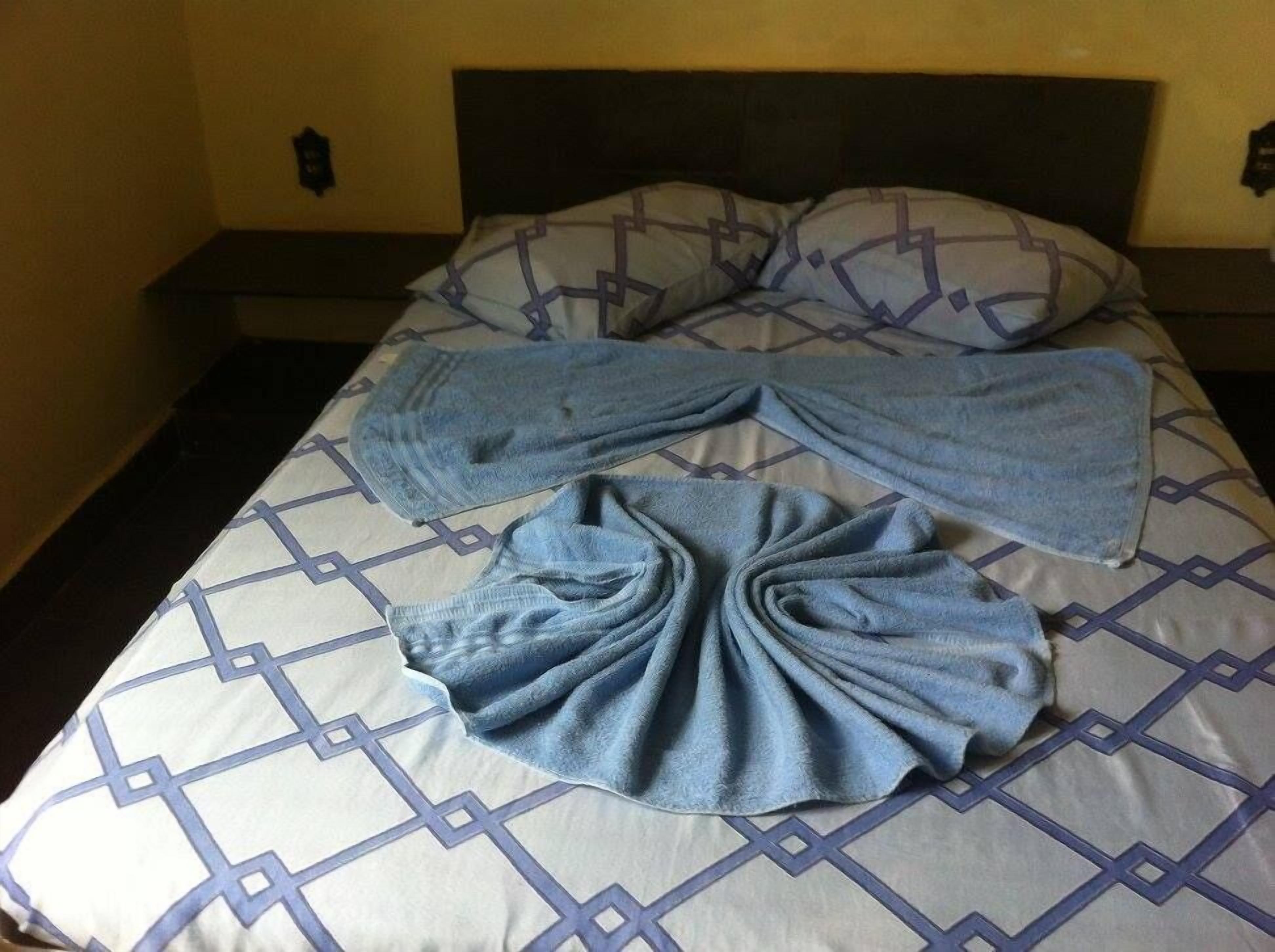 Free WiFi, bed sheets