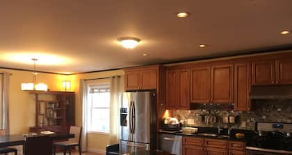 Rooms in Family House in Salem Boston