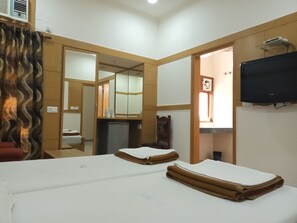 1 bedroom, desk, iron/ironing board, free WiFi