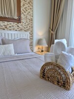 Deluxe Balkonlu , Deniz Manzarali Oda | 迷你吧、办公桌、笔记本电脑工作区、免费 WiFi