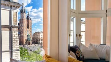 Appartamento Royal, 1 camera da letto, angolo cottura, vista città | Soggiorno | TV a schermo piatto