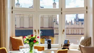 Appartement Royal, 1 chambre, coin cuisine, vue ville | Salle de séjour
