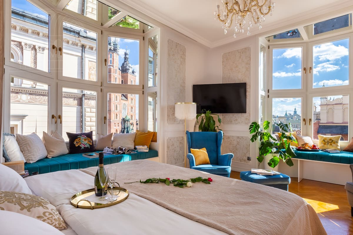 Apartamento real, 1 quarto, cozinha americana, vista para a cidade | 2 quartos, roupas de cama premium, individualmente decorados