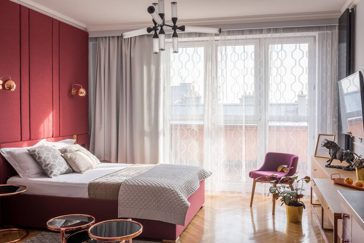 Estúdio luxo, 1 cama Queen e sofá-cama, terraço, vista para a cidade | 2 quartos, roupas de cama premium, individualmente decorados