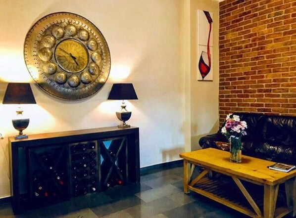 Coin salon dans le hall