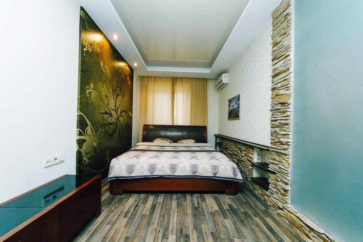 Apartment (Lesi Ukrainki Boulevard 16) | Schreibtisch, Bügeleisen/Bügelbrett, kostenloses WLAN