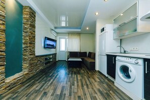 Apartment (Lesi Ukrainki Boulevard 16) | Individually furnished, desk, iron/ironing board, free WiFi - Hotrent City (Kyiv)