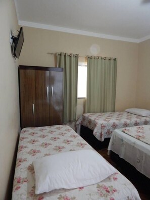 Minibar, blackout curtains, iron/ironing board, free WiFi - Hotel Gold Nalva (Barretos)
