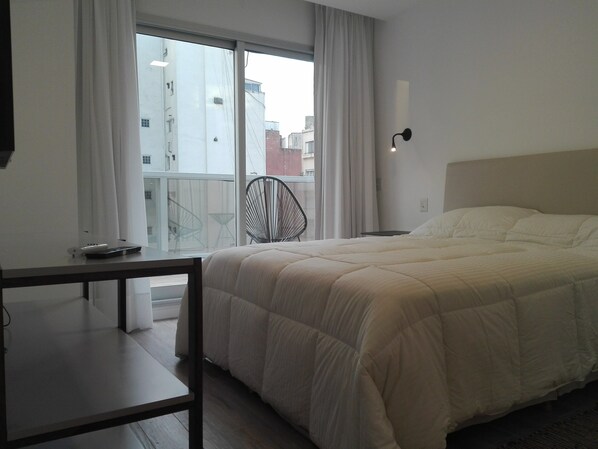 Cortinas blackout y sistema de insonorización