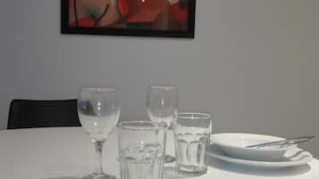 Deluxe Apartment, 1 Bedroom | Private kitchenette