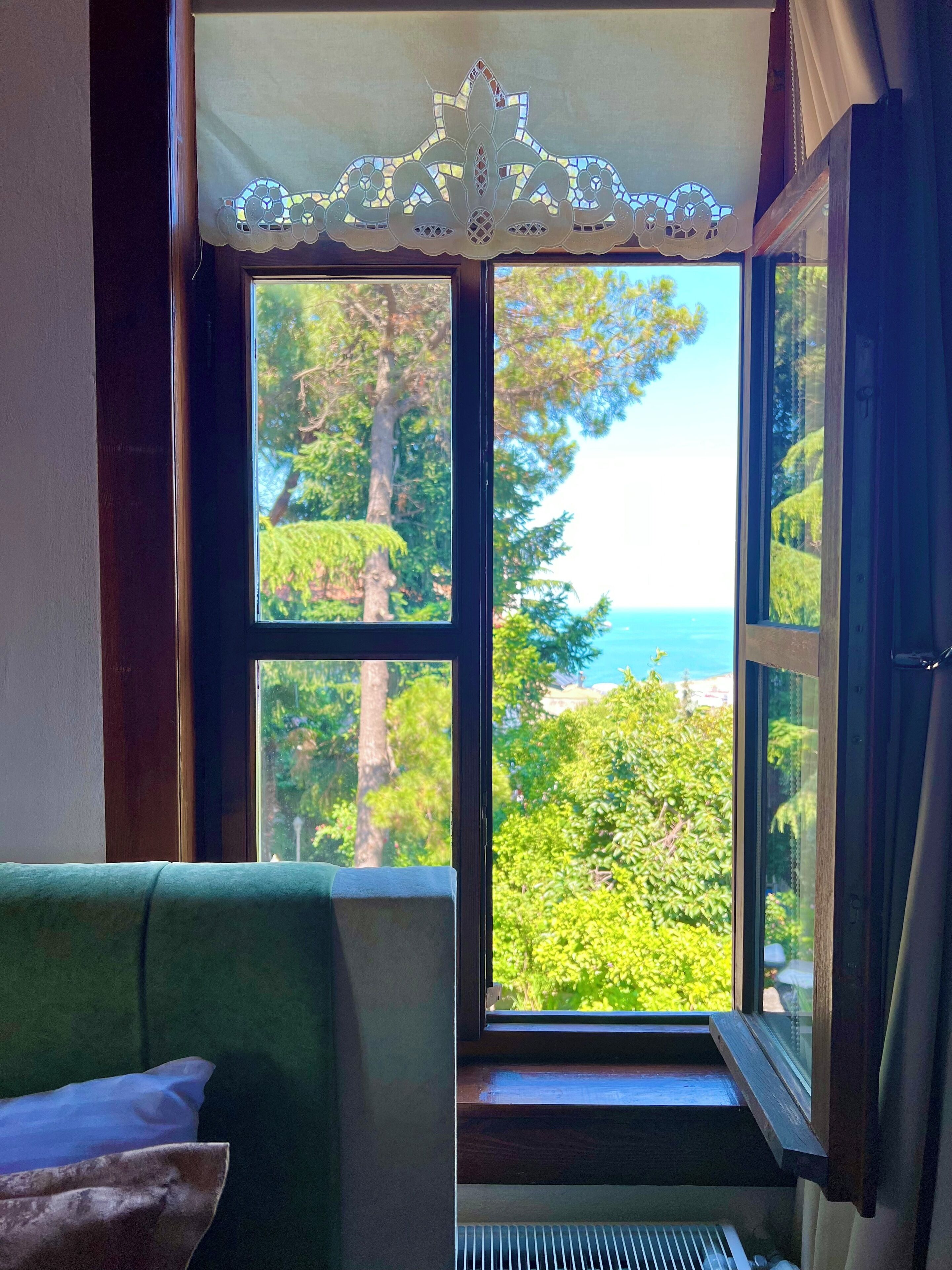 standard double or twin room, sea view | minibar, desk, soundproofing, free wifi