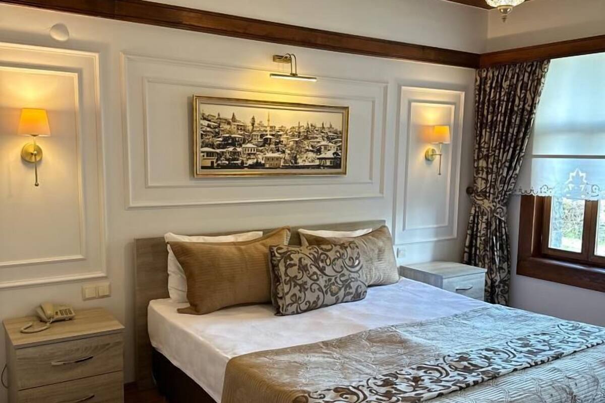 Minibar, bàn, phòng cách âm, truy cập Internet không dây miễn phí 