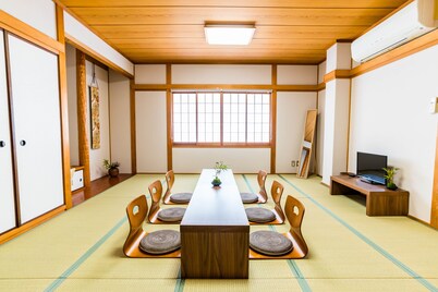 Bijou Suites Ferries Wheel View