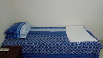 Kamar Single Ekonomi | Seprai premium, brankas, meja kerja, dan Wi-Fi gratis