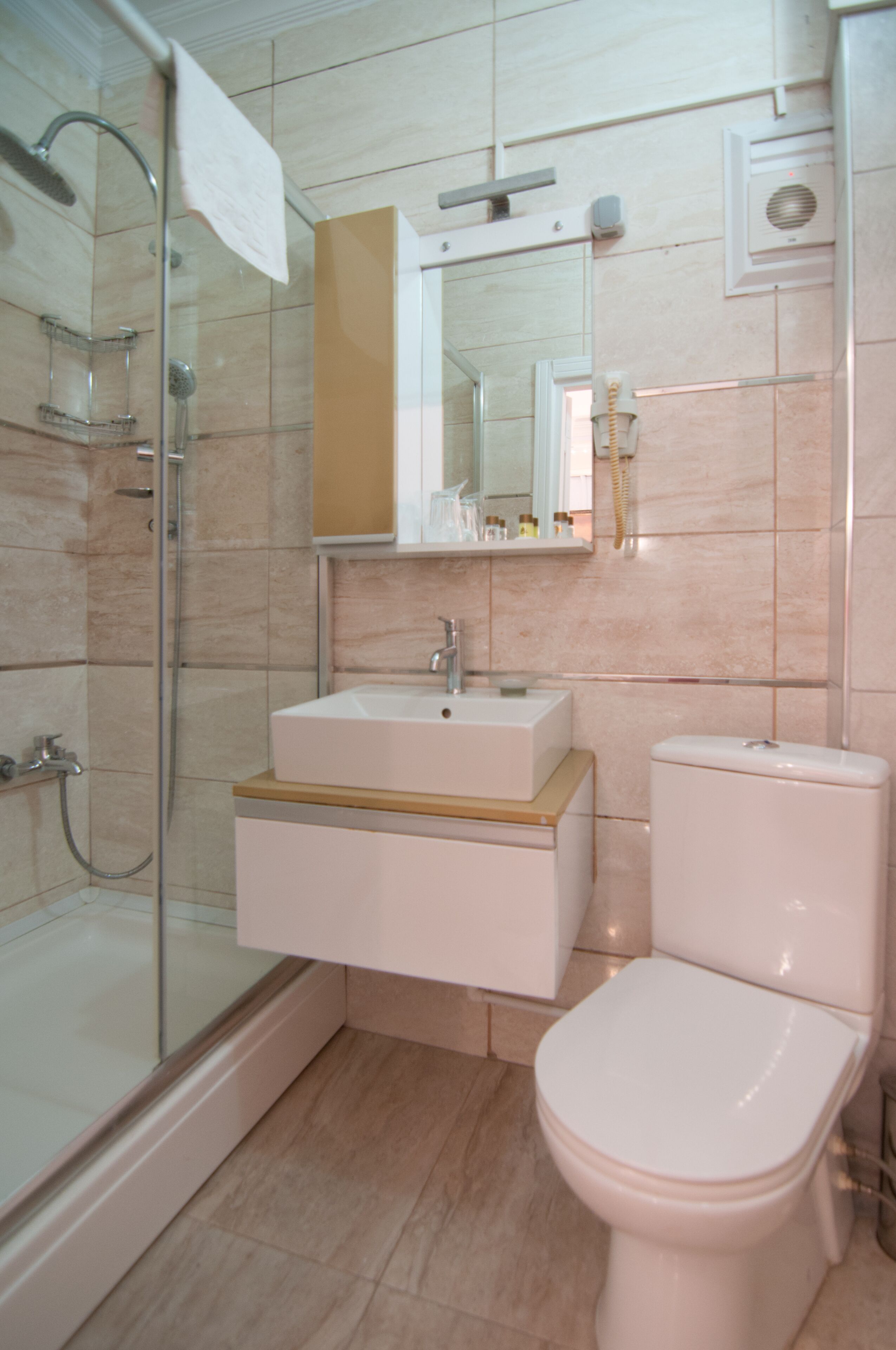 Shower, free toiletries, bathrobes, slippers