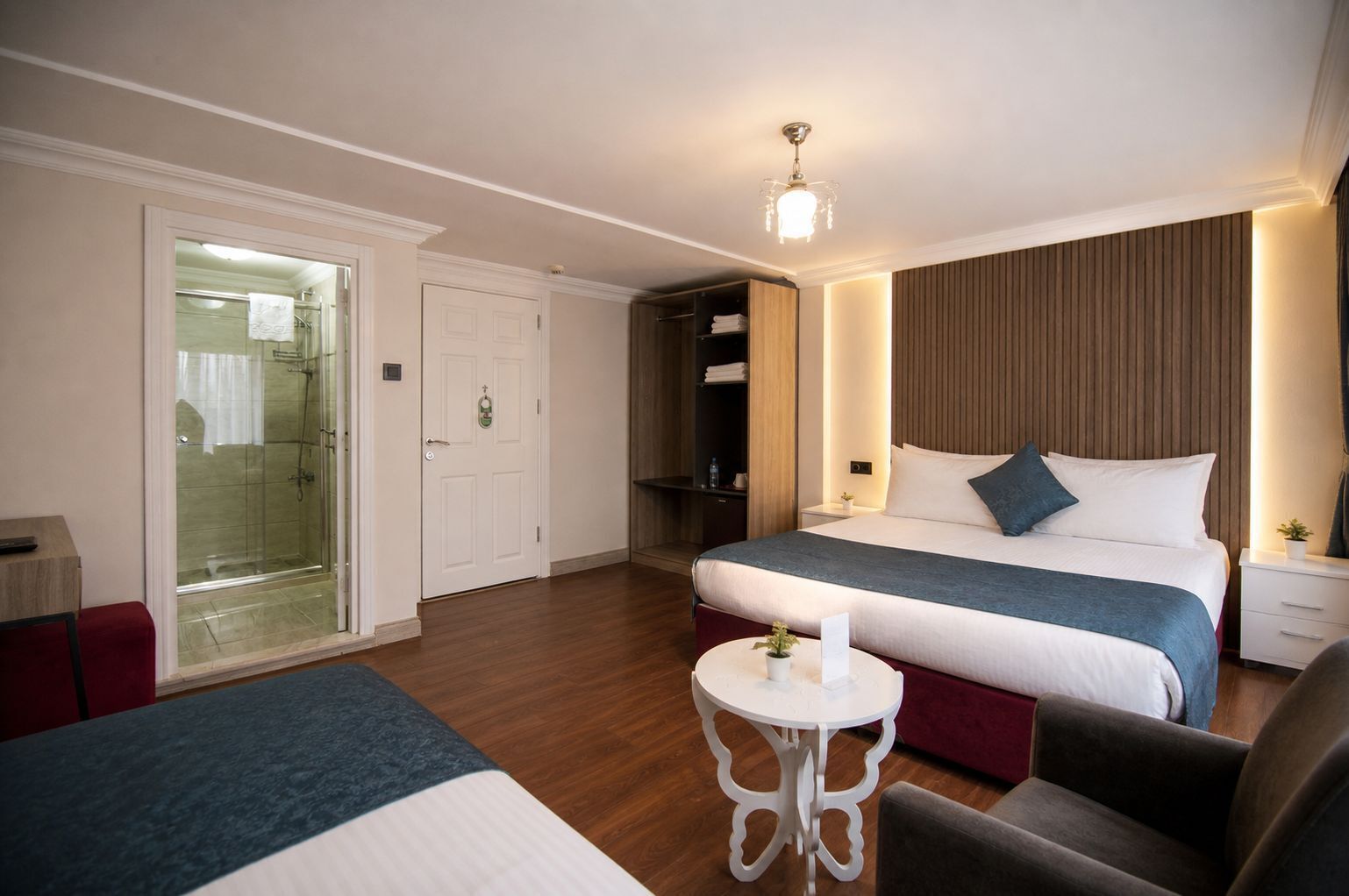 Sábanas de algodón egipcio, ropa de cama de alta calidad y minibar 