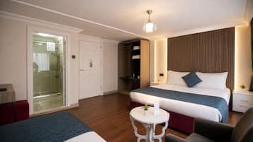 Deluxe Room | Egyptian cotton sheets, premium bedding, minibar, blackout drapes